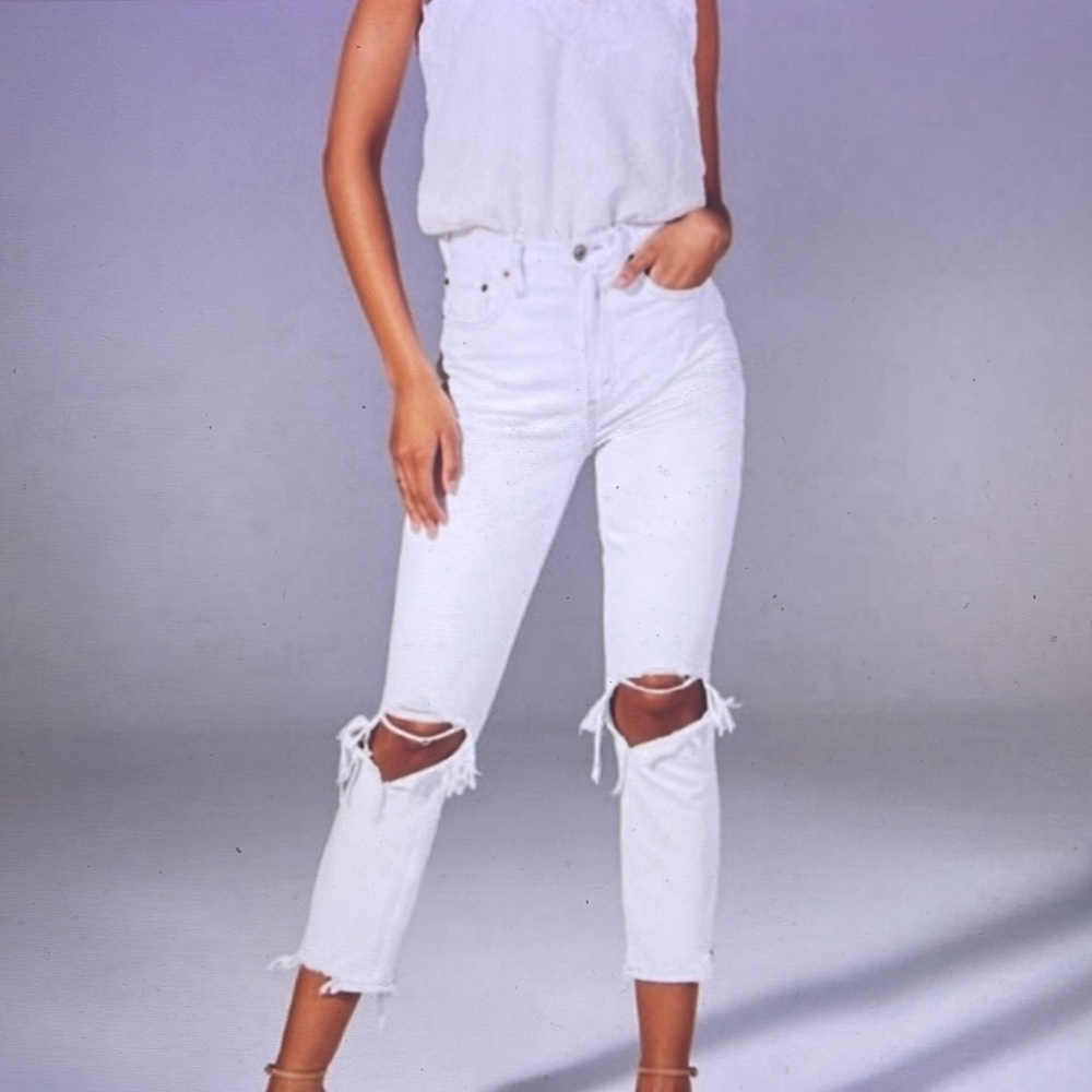 Abercrombie & Fitch White High Rise Mom Jean